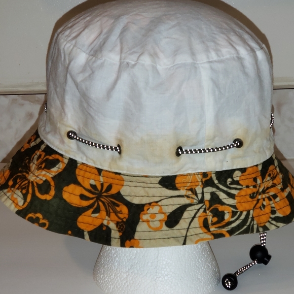 Colorful Bucket Hat With Flowers - Picture 7 of 10